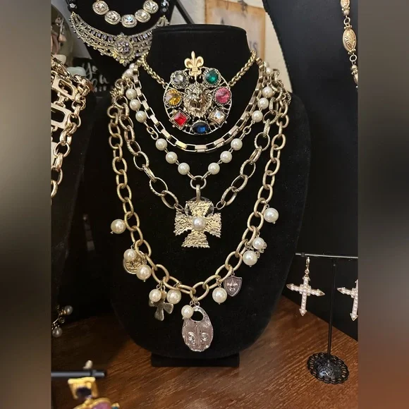 Vintage to Modern Jewelry Show! Tuesday! May 20th at 10:00am PST! - Picture 9 of 10